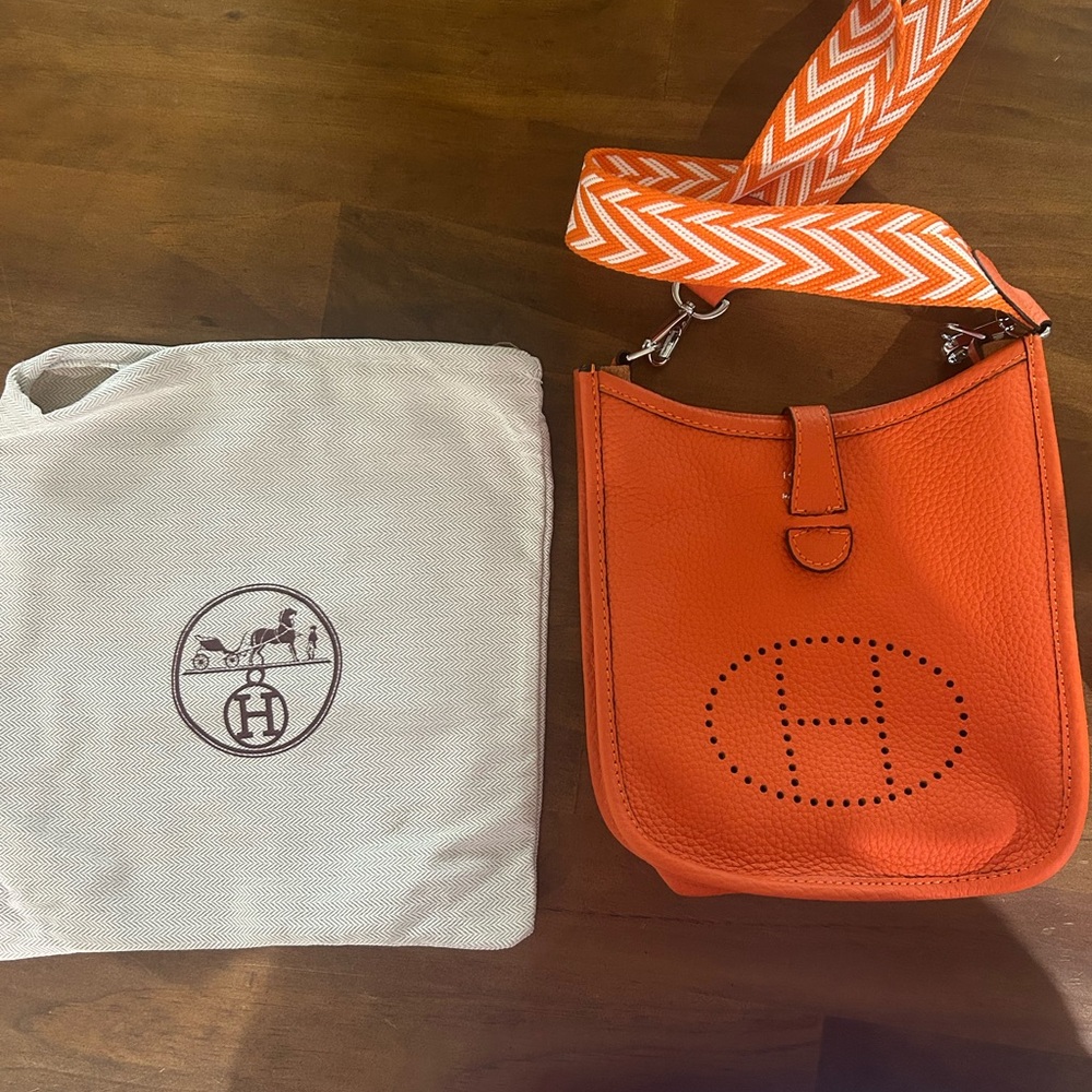 Women's Orange Leather H Crossbody Bag - Picture 3 of 3